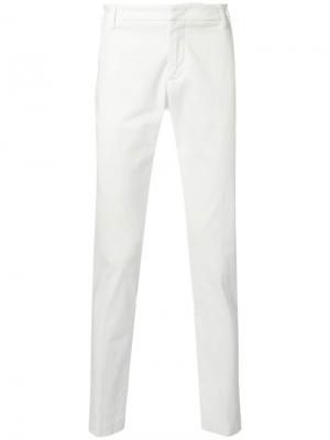 Классические приталенные брюки Entre Amis. Цвет: белый