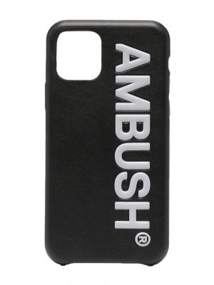 Чехол для iPhone 11 Pro с тисненым логотипом AMBUSH. Цвет: черный