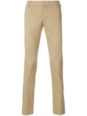 Классические брюки чинос Entre Amis. Цвет: коричневый