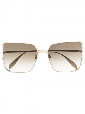 Солнцезащитные очки в квадратной оправе с заклепками-шипами Alexander McQueen Eyewear. Цвет: золотистый