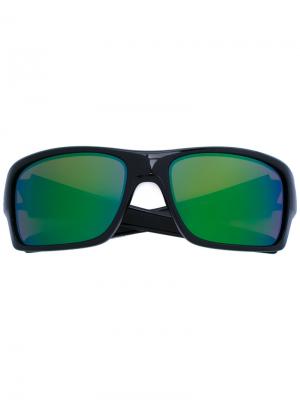 Солнцезащитные очки прямоугольной формы Oakley. Цвет: чёрный