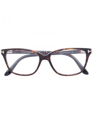 Солнцезащитные очки в прямоугольной оправе Tom Ford Eyewear. Цвет: коричневый