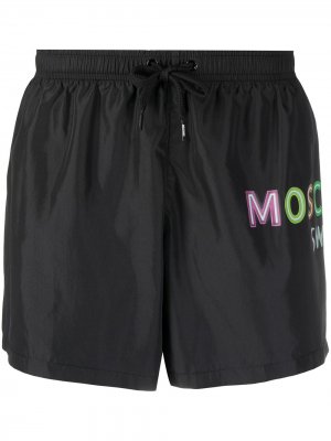 Плавки-шорты с вышитым логотипом Moschino. Цвет: черный