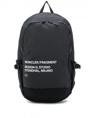Рюкзак с логотипом Moncler. Цвет: черный