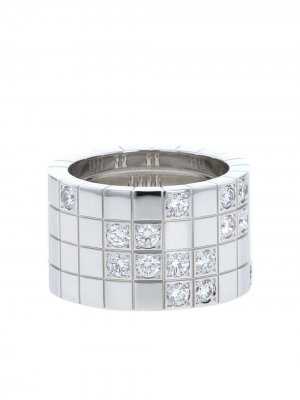 Большое кольцо Lanière 2010-го года из белого золота с бриллиантами Cartier. Цвет: белый