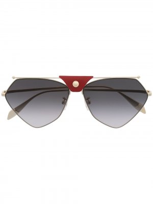 Солнцезащитные очки с декоративной кнопкой Alexander McQueen Eyewear. Цвет: золотистый