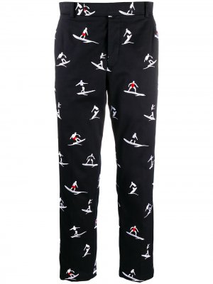 Твиловые брюки чинос Surfers с вышивкой Thom Browne. Цвет: синий