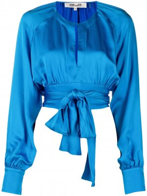 Блузка с вырезом и завязками DVF Diane von Furstenberg. Цвет: синий