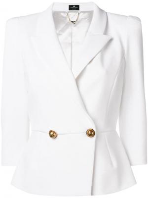 Короткий приталенный пиджак Elisabetta Franchi. Цвет: белый