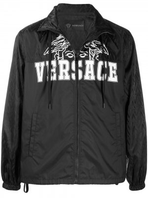 Куртка с логотипом Versace. Цвет: черный