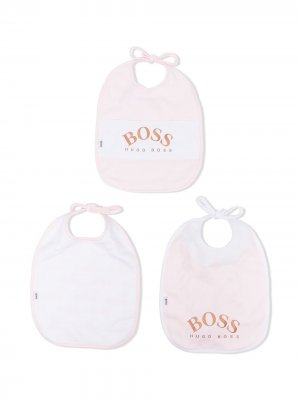 Комплект из трех нагрудников с логотипом BOSS Kidswear. Цвет: розовый
