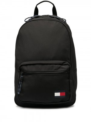 Объемный рюкзак с нашивкой-логотипом Tommy Hilfiger. Цвет: черный