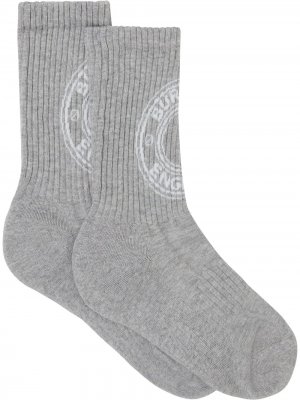 Носки вязки интарсия с логотипом Burberry. Цвет: серый