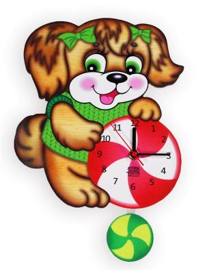 Часы с маятником Собачка мячом Ларец Чудес. Цвет: зеленый, красный, светло-коричневый