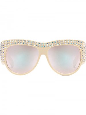 Солнцезащитные очки в массивной оправе с кристаллами Gucci Eyewear. Цвет: нейтральные цвета
