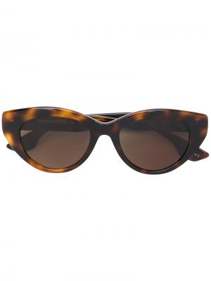 Солнцезащитные очки кошачий глаз в черепаховой оправе Mcq By Alexander Mcqueen Eyewear. Цвет: коричневый