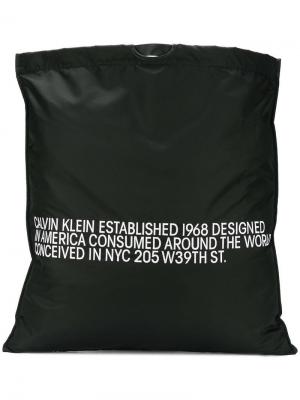 Сумка-тоут со слоганом Calvin Klein 205W39nyc. Цвет: черный