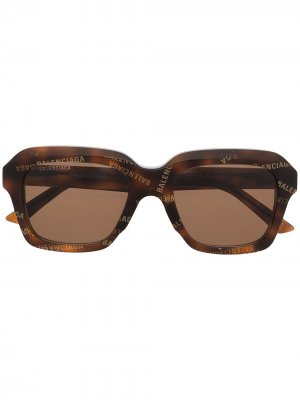 Солнцезащитные очки в квадратной оправе Balenciaga Eyewear. Цвет: коричневый