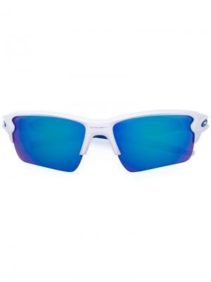 Солнцезащитные очки в квадратной оправе Oakley. Цвет: синий