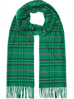 Классический шарф в винтажную клетку Burberry. Цвет: зеленый
