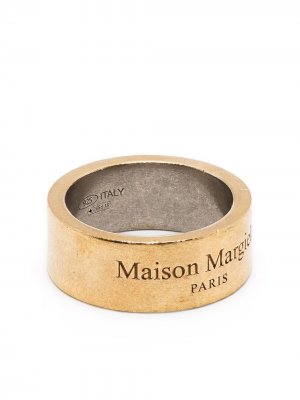 Кольцо с тисненым логотипом Maison Margiela. Цвет: золотистый
