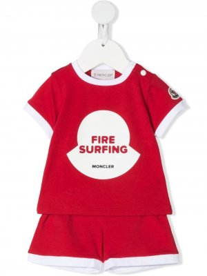Комплект из футболки и шорт с принтом Moncler Enfant. Цвет: красный