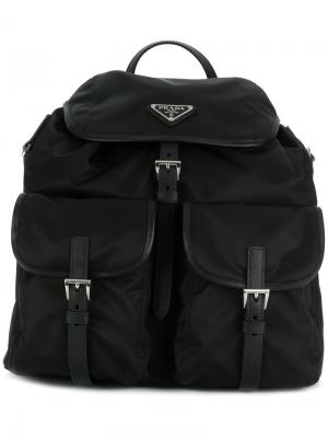 Рюкзак с бляшкой логотипом Prada. Цвет: чёрный