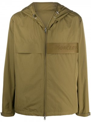 Куртка с капюшоном Moncler. Цвет: зеленый